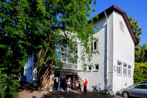 Im Alten Rathaus befindet sich die Verwaltung der Kunstschule sowie ein Arbeitsraum Im Alten Rathaus befindet sich die Verwaltung der Kunstschule sowie ein Arbeitsraum